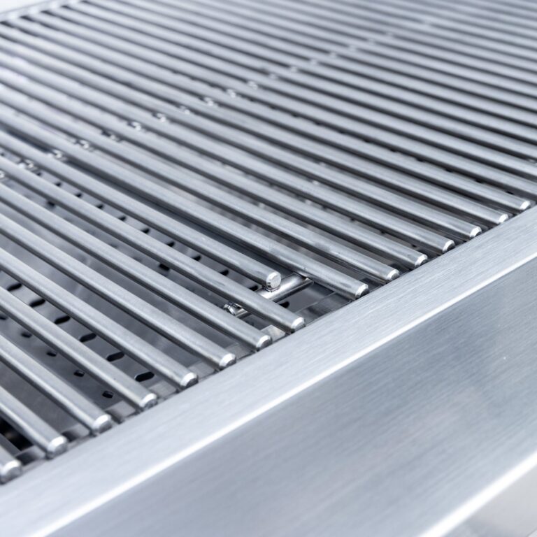 Summerset Sizzler 40-inch Built-In Grill, 5-Burner, 60,000 BTU, 443 Stainless Steel, 304 Tube Burners, 8mm Grates, Piezo Ignition, 867.93 sq in Cooking Area, Commercial & Off-Grid Ready