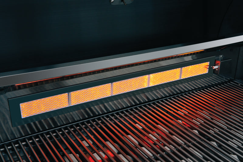 Summerset Sizzler Pro 32-Inch 4-Burner Built-In Gas Grill with Rear Infrared Rotisserie Burner