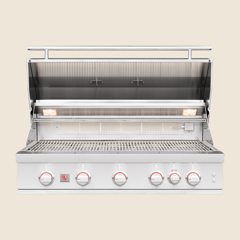 Summerset Sizzler Pro 40" Built-In Propane Grill, 5-Burner, 90,000 BTU, Infrared Rear Burner, LED Control Knobs, Halogen Interior Lights, #304 Stainless Steel, Flame Thrower Ignition, Double-Lined Hood, 8mm Grates, SZRPRO40L