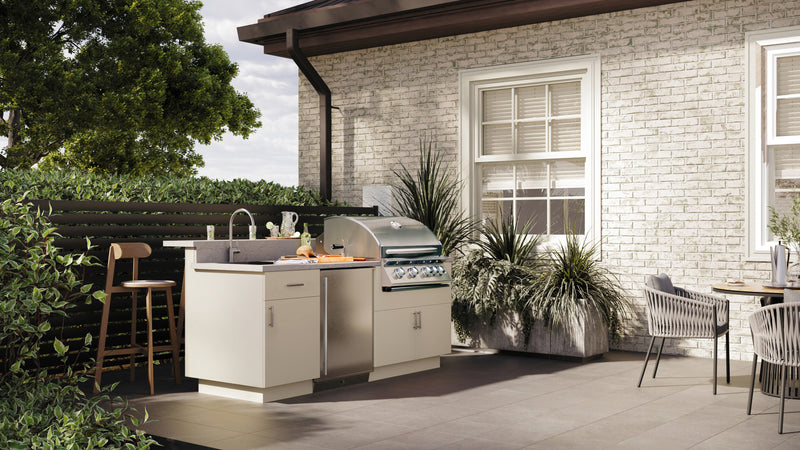 Summerset Sizzler Pro 32-Inch 4-Burner Built-In Gas Grill with Rear Infrared Rotisserie Burner