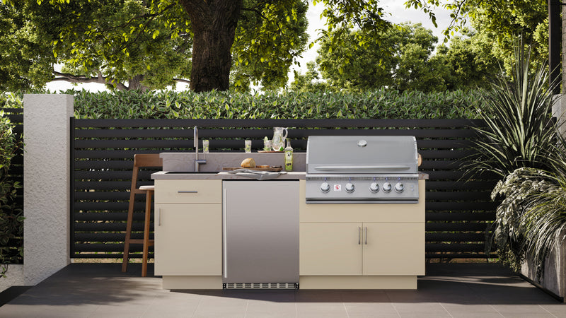 Summerset Sizzler Pro 32-Inch 4-Burner Built-In Gas Grill with Rear Infrared Rotisserie Burner