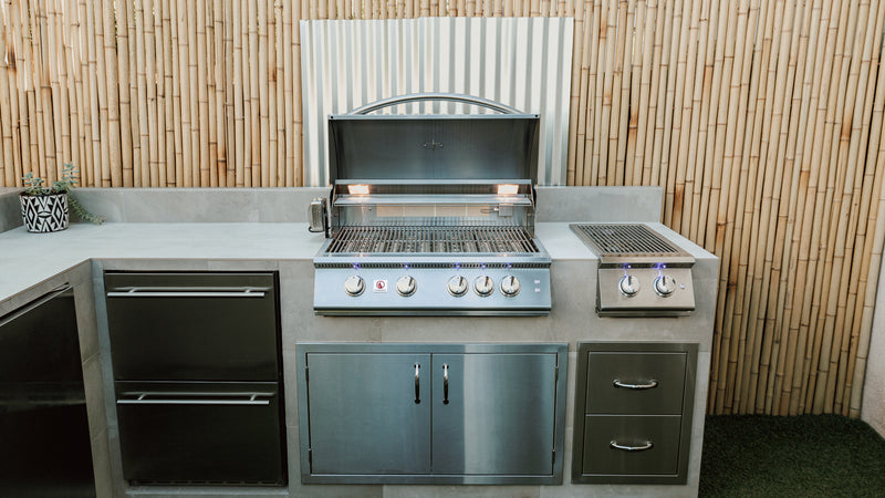 Summerset Sizzler Pro 32-Inch 4-Burner Built-In Gas Grill with Rear Infrared Rotisserie Burner